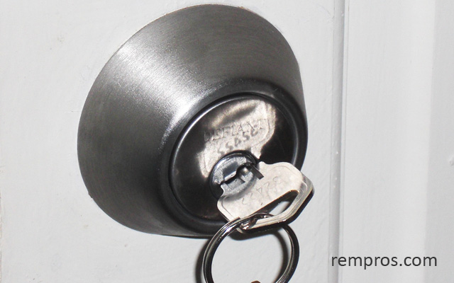 single cylinder deadbolt